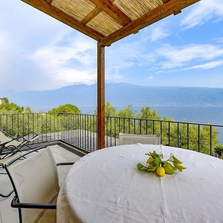 Oleandro Apartment Directly On The Lake Gargnano Esterno foto