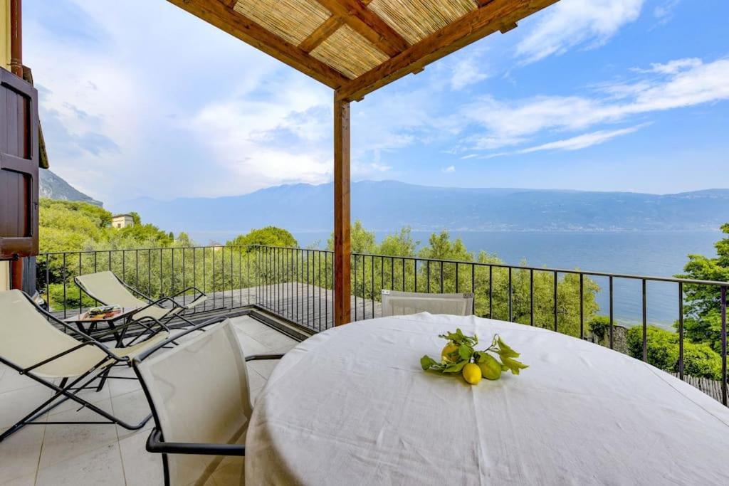 Oleandro Apartment Directly On The Lake Gargnano Esterno foto