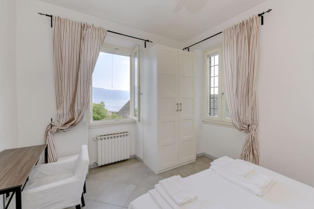 Oleandro Apartment Directly On The Lake Gargnano Esterno foto
