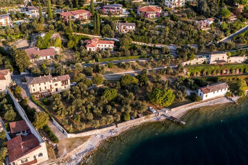 Oleandro Apartment Directly On The Lake Gargnano Esterno foto