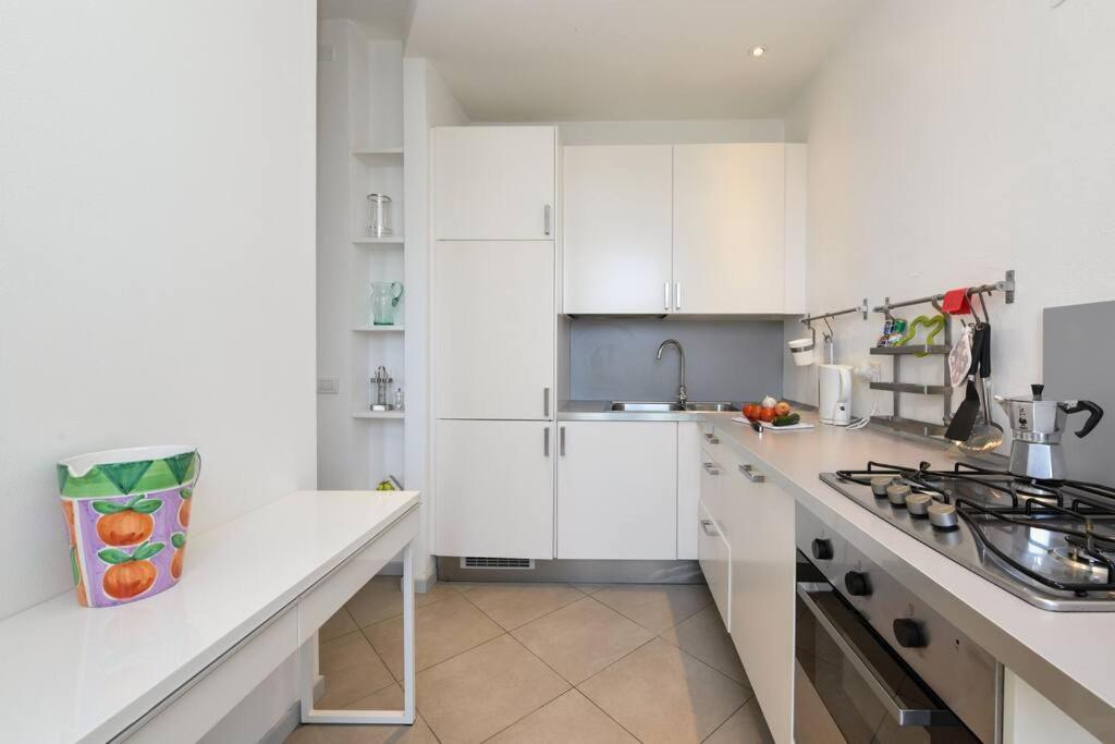 Oleandro Apartment Directly On The Lake Gargnano Esterno foto